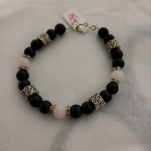 🇨🇦 2 For $25 Artisan Black &white gemstone bracelet - Picture 7 of 7